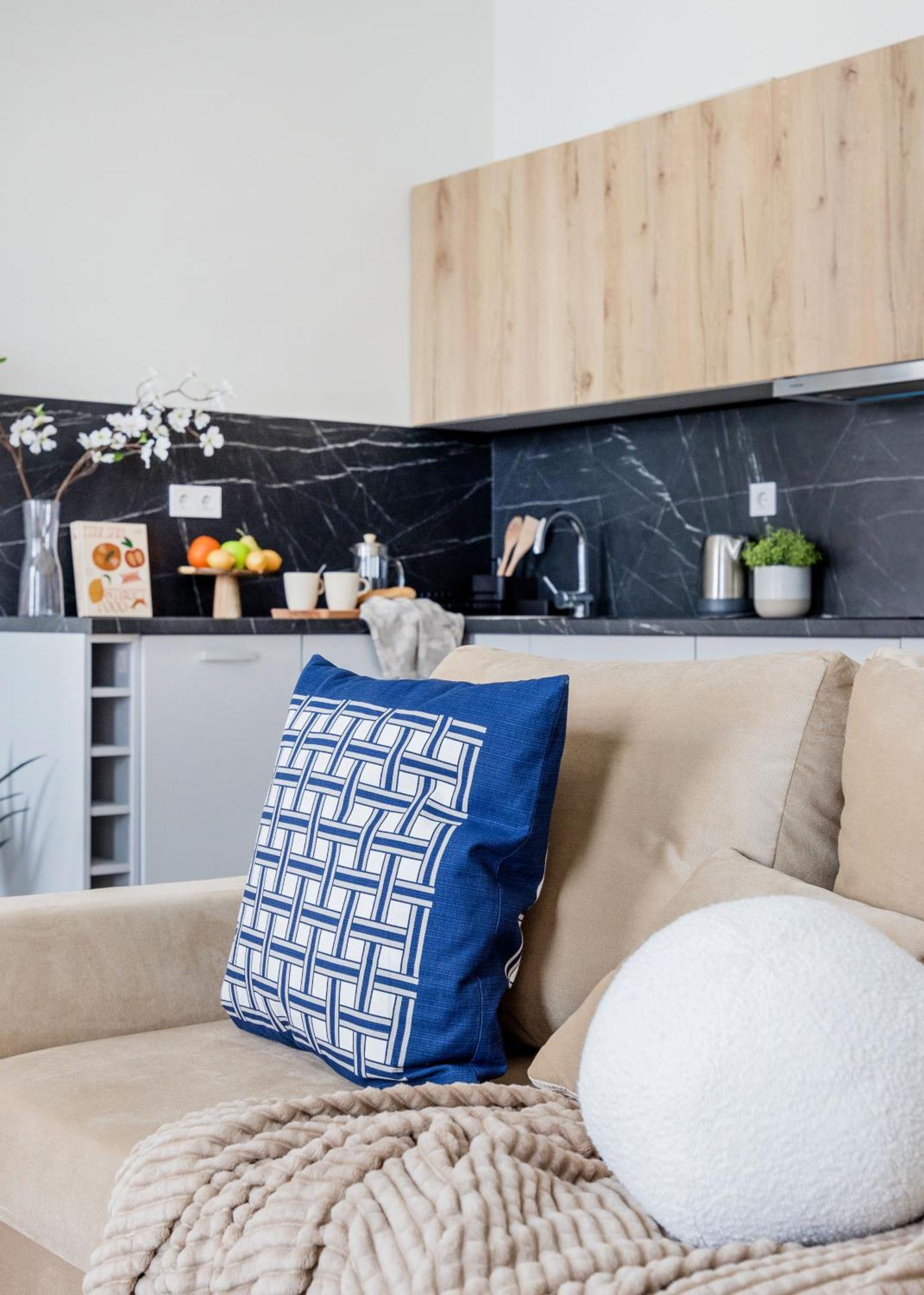 Central Budapest Oasis - Modern Charm, Timeless Comfort エクステリア 写真