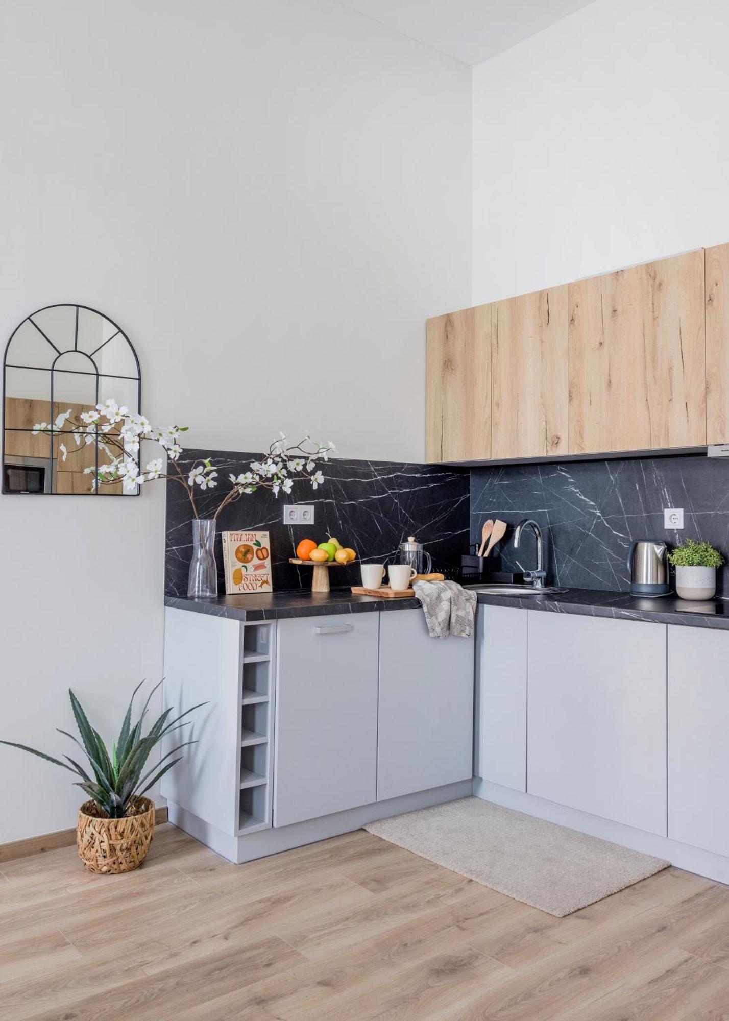 Central Budapest Oasis - Modern Charm, Timeless Comfort エクステリア 写真
